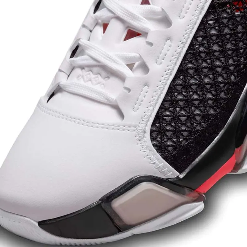 کتونی Jordan 38 رنگ سفید مشکی قرمز