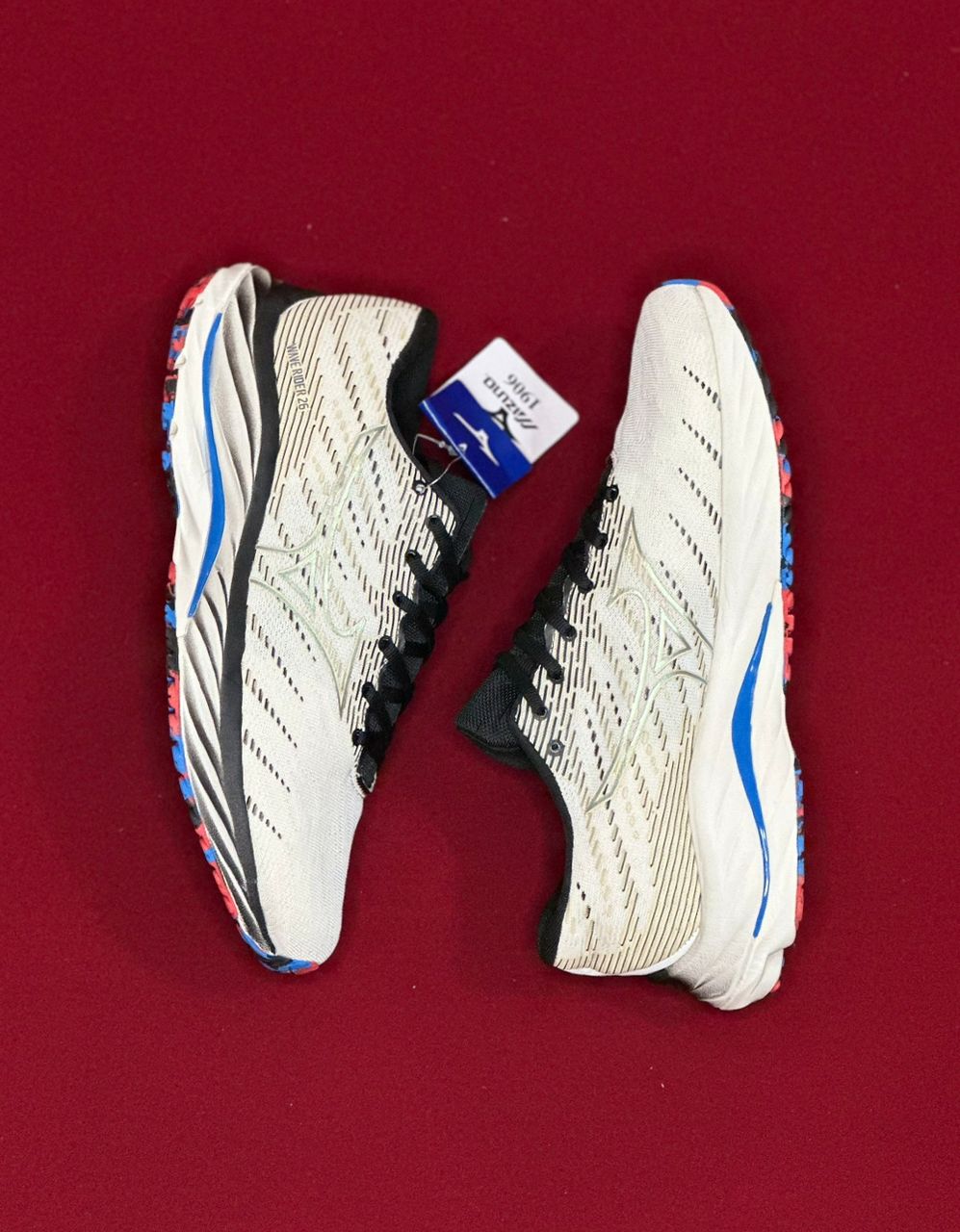 کتونی رانینگ و پیاده روی Mizuno Wave Rider 26 رنگ سفید مشکی